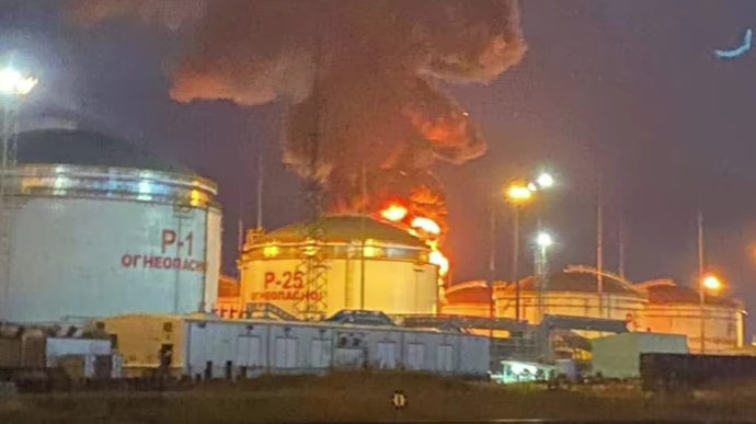 Požari u naftnoj bazi Krasnodarskoj regiji Rusije i dalje aktivni nakon eksplozije