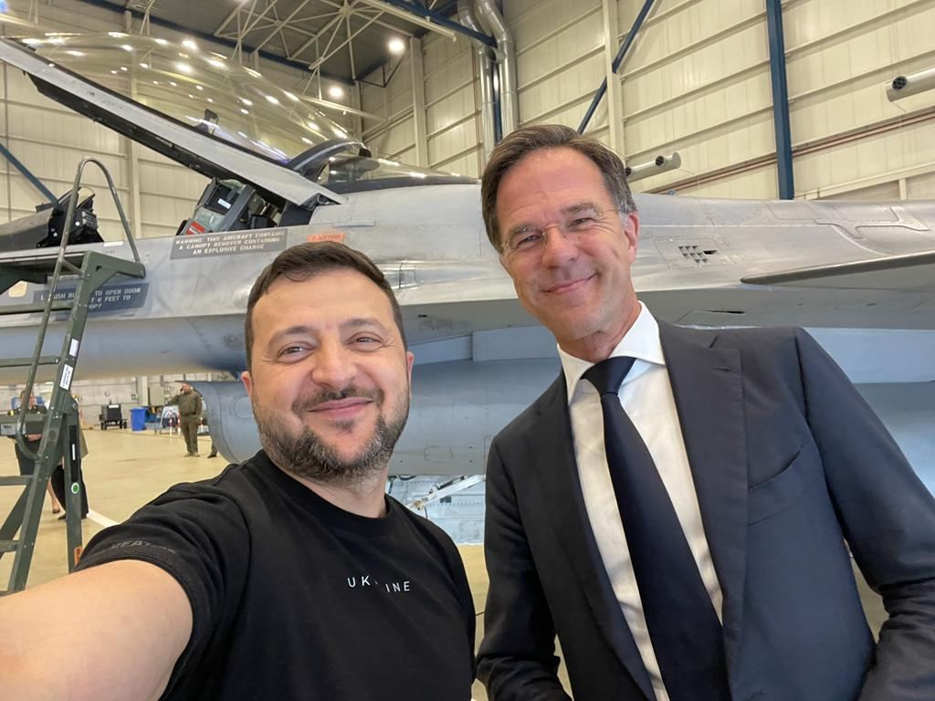 Zelensky iz Nizozemske: Dobit ćemo 42 aviona F-16, ovo je tek početak