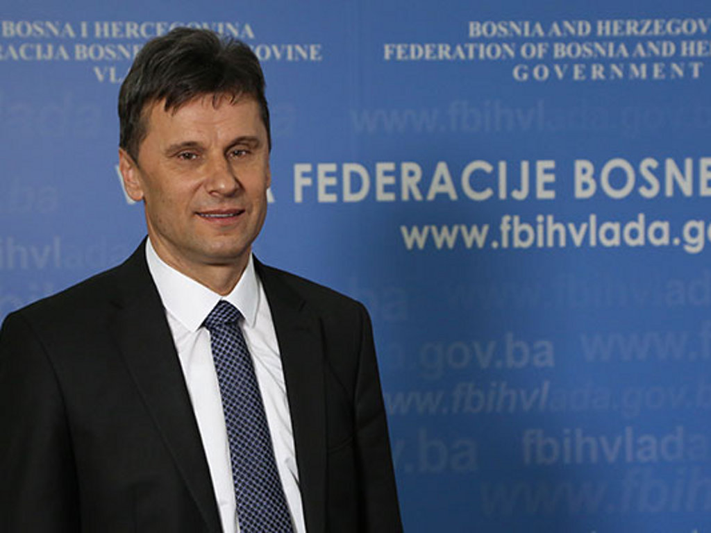 Premijer Novalić čestitao Uskrs