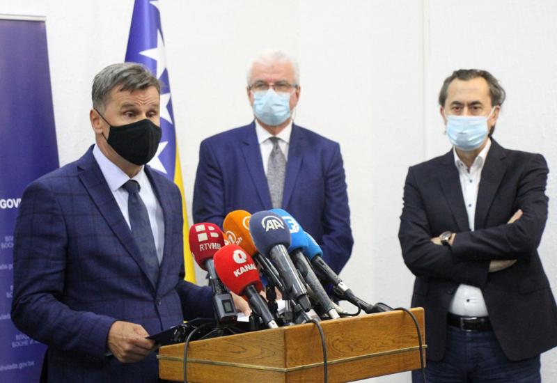 Novalić: U Federaciji neće biti restriktivnih mjera-ne treba sumnjati u vakcinu