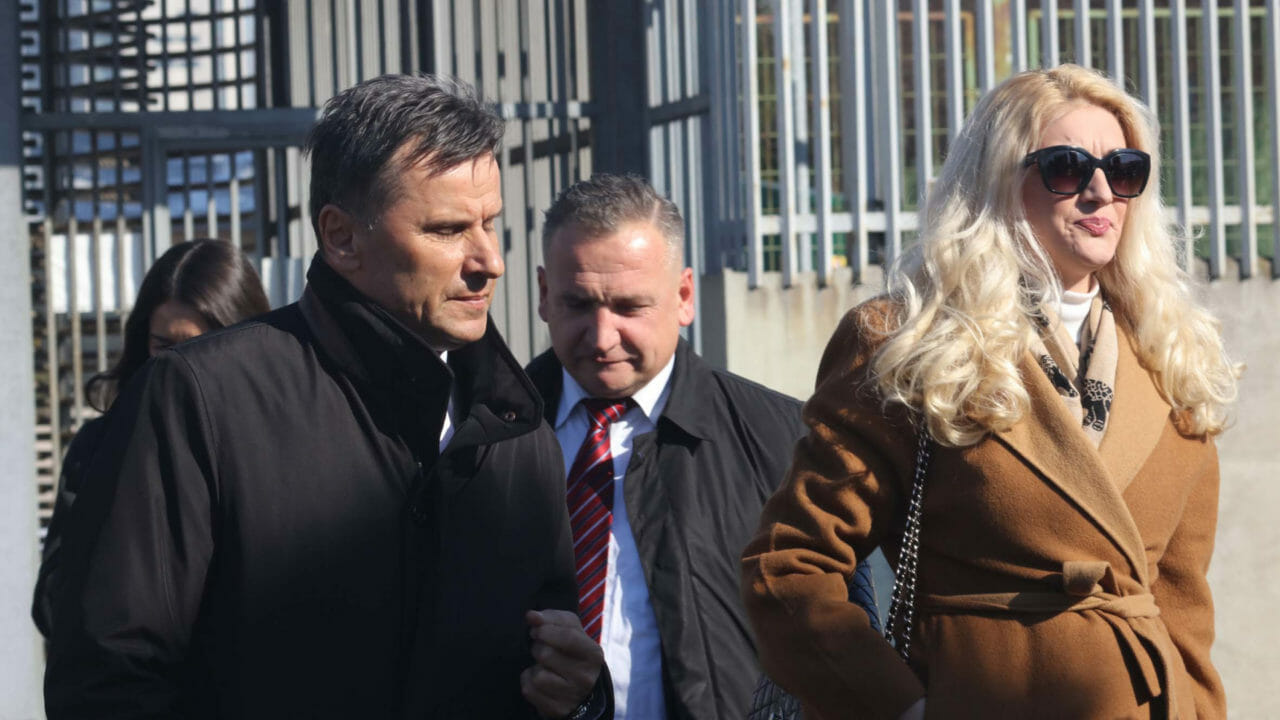 Novalić i ostali: Sortiranje ponuda za medicinsku opremu