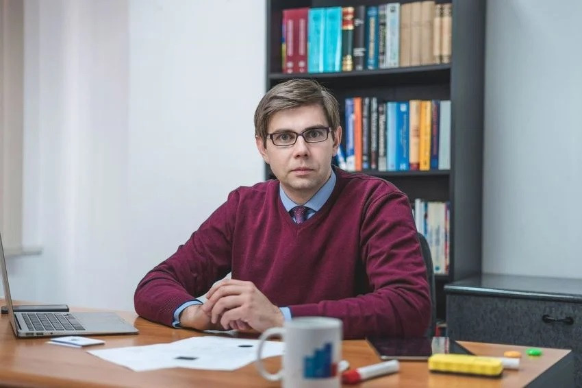 Intervju sa ekonomistom Farukom Hadžićem: Povećanje minimalne plate tek sredinom iduće godine