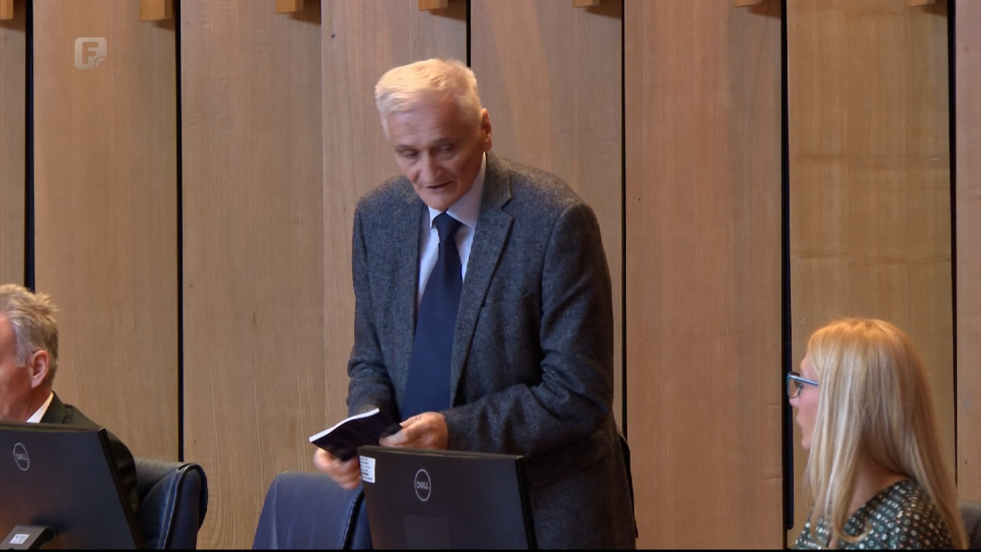 Špirić se ponovo spasio, o platama državnih službenika neki drugi put