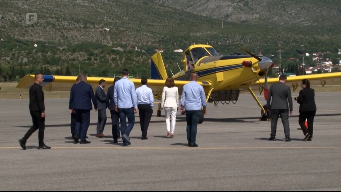 Delegaciji Vlade FBiH u Zračnoj luci Mostar predstavljen 'air tractor'