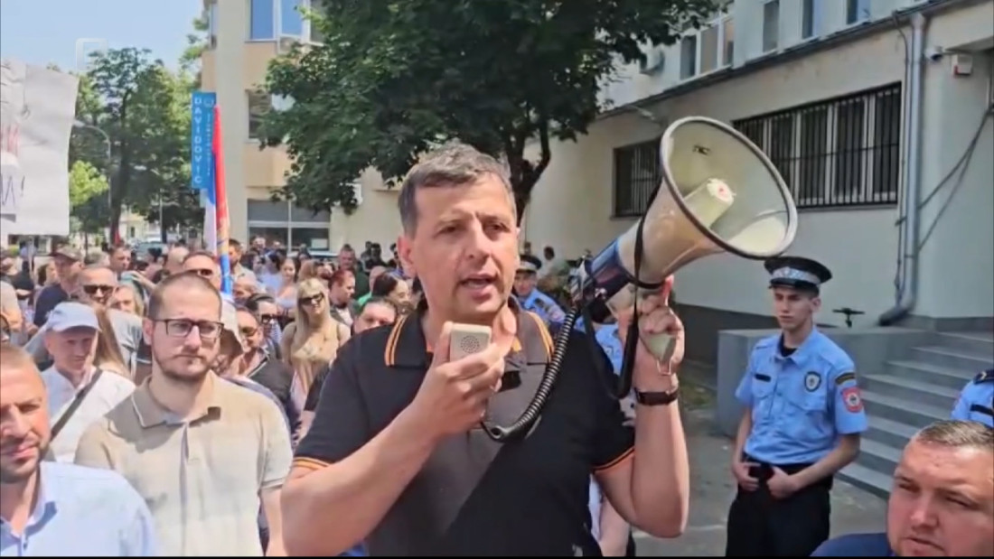 Odluka o pritvoru Miličeviću u roku 24 sata, ispred tužilaštva i ostali opozicionari