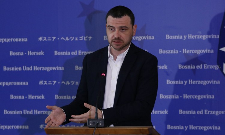Magazinović: Vijeće ministara BiH ne čini napor da se nabave vakcine
