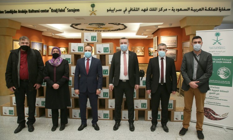 Kraljevina Saudijska Arabija donira 50 tona hurmi za Bosnu i Hercegovinu