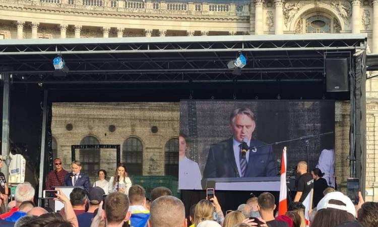 Komšić: Zakonskim sankcioniranjem demotivirati slavljenike genocida