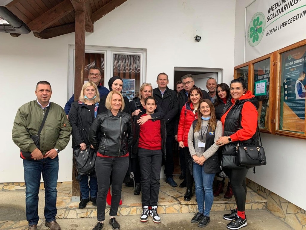 Ljekari UKC-a Tuzla volonterski liječe povratnike u RS-u
