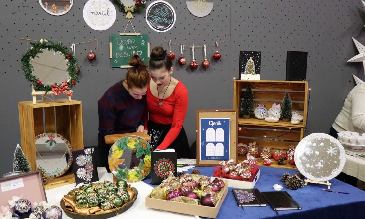 Mostarski kreativci izlažu svoje rukotvorine - nakit, odjeća i sve za dom