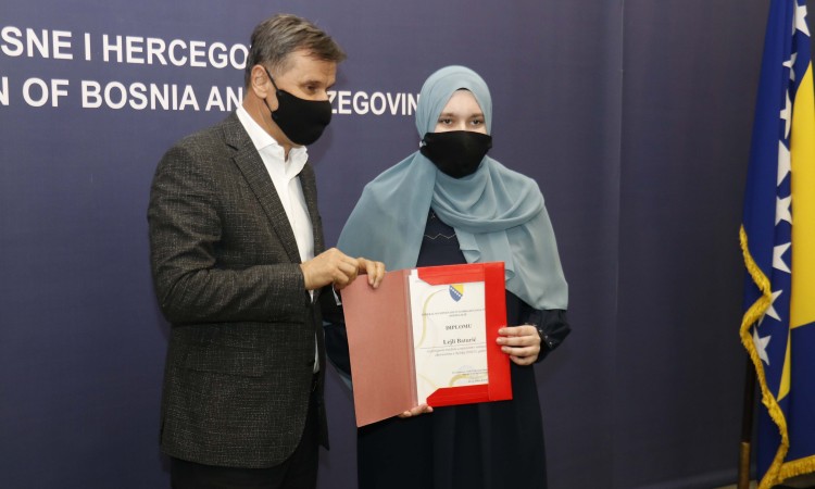 Nagrađeno 60 najboljih učenika iz Federacije BiH
