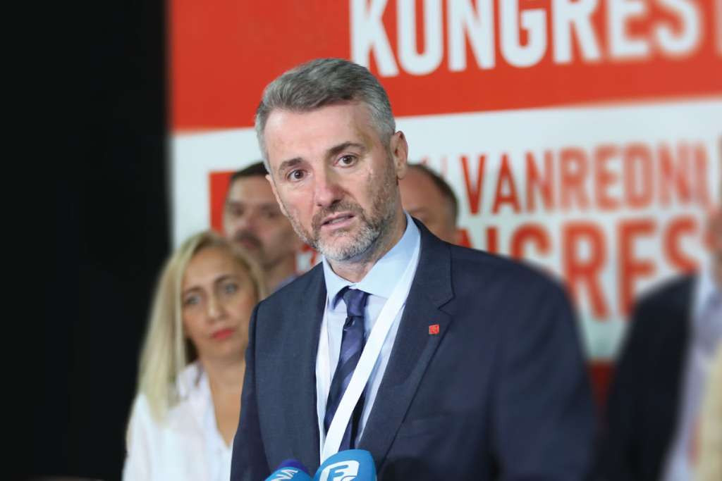 Forto zakazao Kongres u oktobru, bira se novi predsjednik Naše stranke