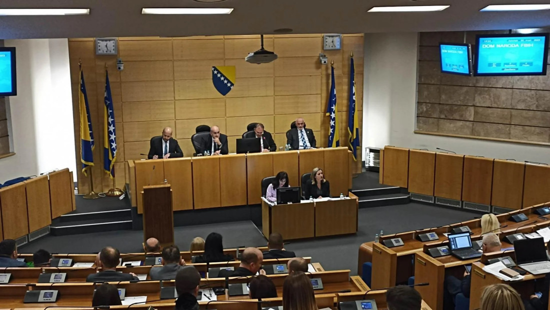 Dom naroda Parlamenta Federacije BiH - Materijalna podrška osobama sa invaliditetom, naknada od 700 KM