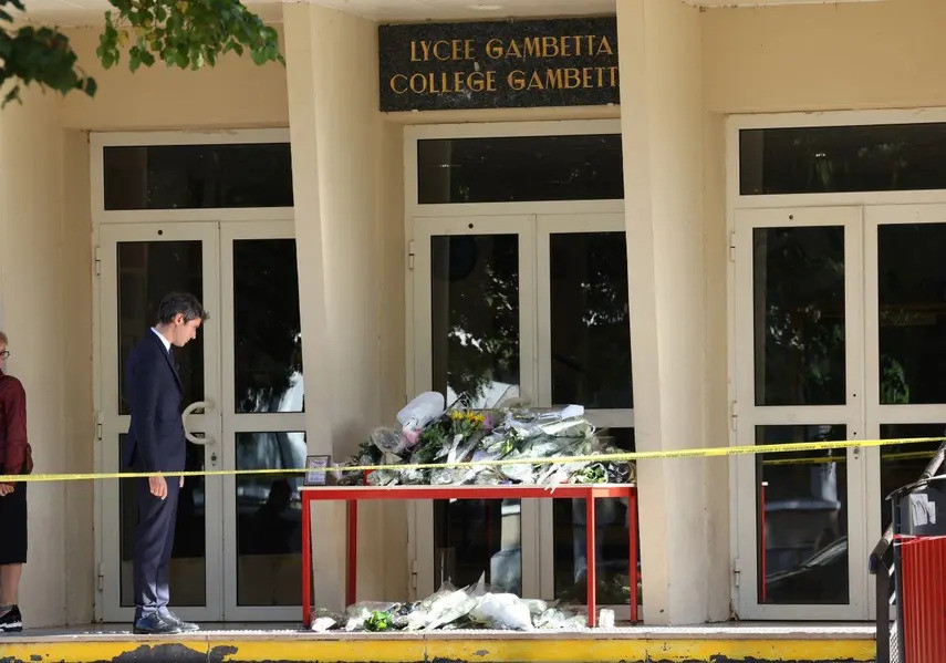 Zbog dojave o bombi u Francuskoj evakuirana srednja škola u kojoj je ranije ubijen profesor