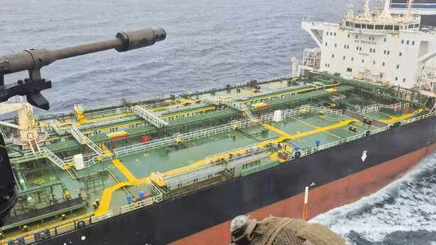 Francuska mornarica presrela tanker povezan s Rusijom u Atlantskom okeanu