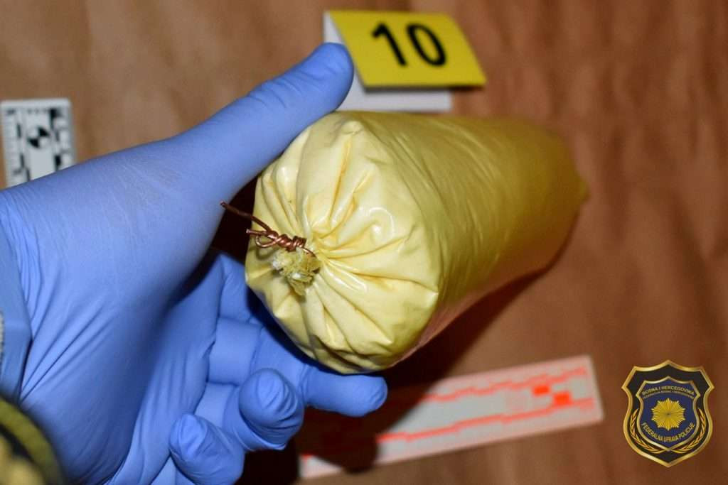 Uhapšene dvije osobe, pronađeni eksploziv i uređaj za daljinsko aktiviranje