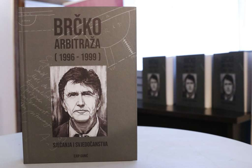 Predstavljena knjiga 'Brčko arbitraža - sjećanja i svjedočanstva' Ejupa Ganića