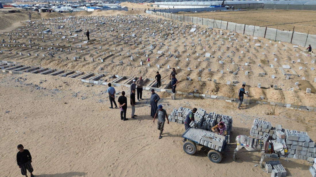 Stanovnici Gaze sahranjuju mrtve na poljoprivrednim parcelama zbog nedostatka grobalja