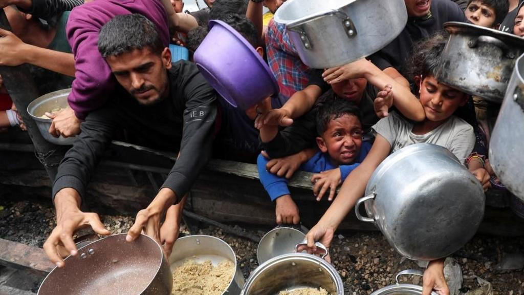 Više od 40 mrtvih u napadima na Gazu, mrtvačnice pretrpane tijelima