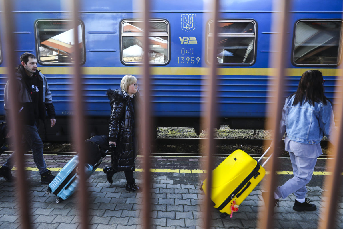 Prve izbjeglice pred ratom u Ukrajini stigle u Poljsku