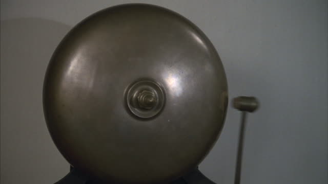 Školsko zvono kao podsjetnik za provjetravanje