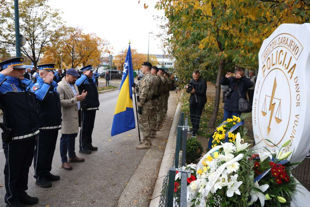 Počast herojima - Sedam godina od ubistva policajaca Šehovića i Vujinovića