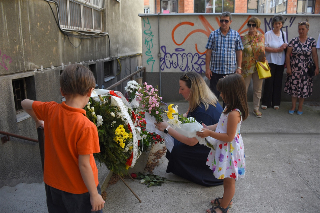 Godišnjica pogibije tri djevojčice u opkoljenom Sarajevu: Čuvati uspomene na ubijenu djecu