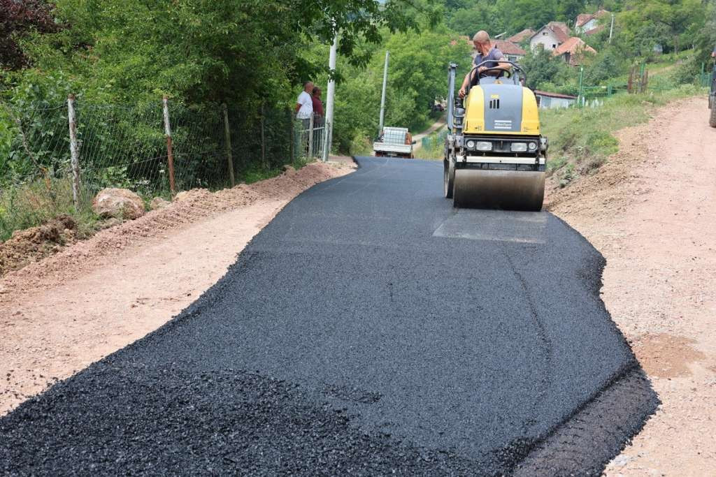 Počeli radovi na sanaciji i modernizaciji putnog pravca prema naselju Kalac u Goraždu