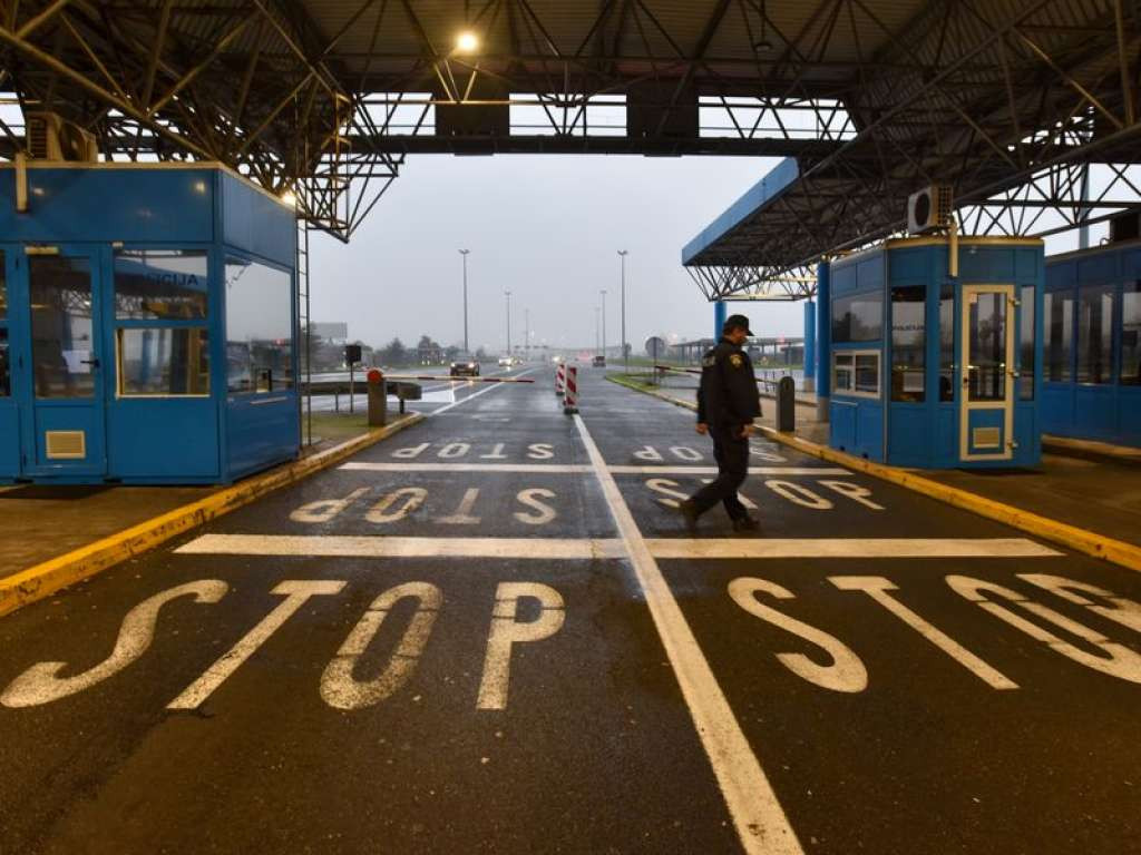 MUP Srbije: Pojačana kontrola na prijelazima, pozivamo kosovske dužnosnike da ne šire paniku