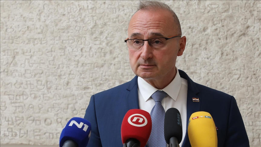 Grlić Radman pozvao Komšića da podnese ostavku