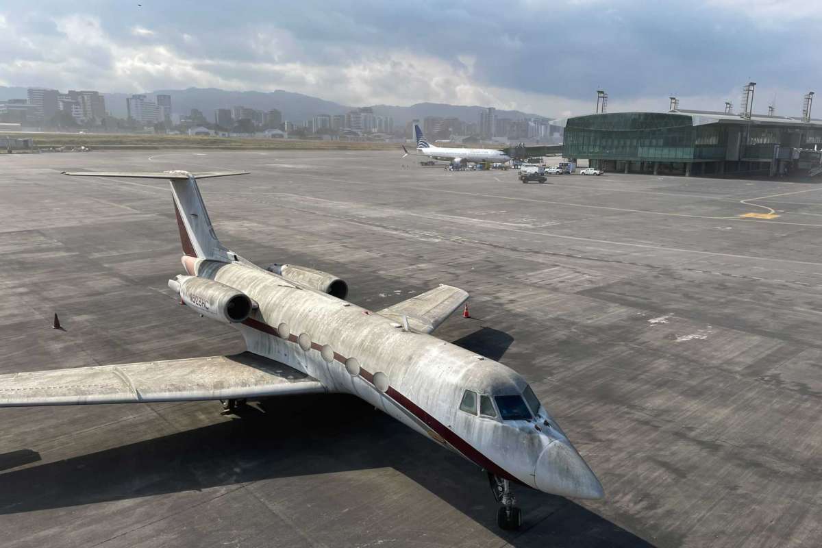 Zbog erupcije vulkana: Gvatemala zatvorila aerodrom, avioni zasuti pepelom