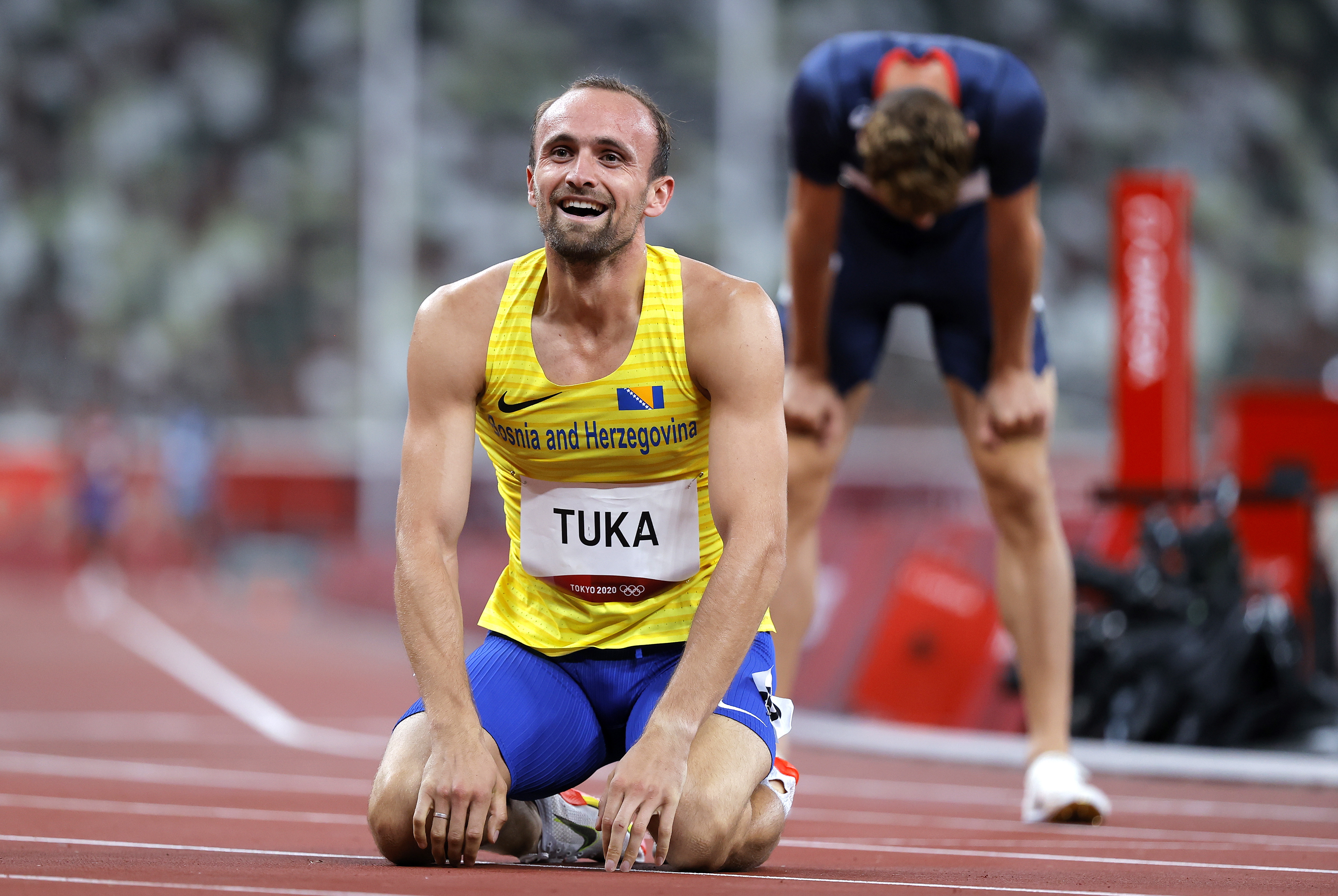 Tuka stadion napustio u kolicima, dobio udarac sprintericom u kvadriceps