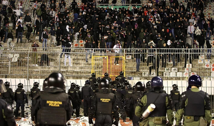 Navijači Hajduka napravili haos u Splitu