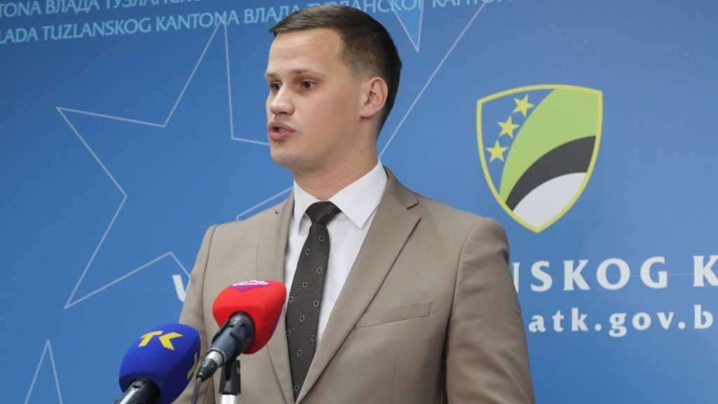 Dan žalosti u Tuzlanskom kantonu na dan dženaze žrtvama ubistva u Gradačcu