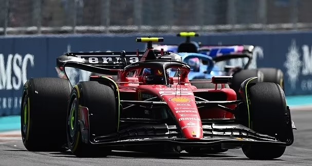 Ferrari spreman da ponudi Hamiltonu 40 miliona funti