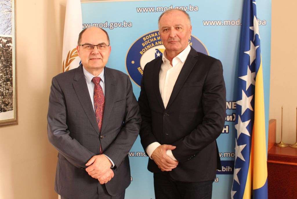 Helez - Schmidt: Institucije odbrane će u svojoj sferi učiniti sve da se opravda kandidatski status