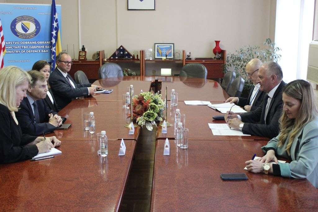 Helez i Locher o partnerstvu i procesu bilateralne vojne suradnje BiH i SAD-a