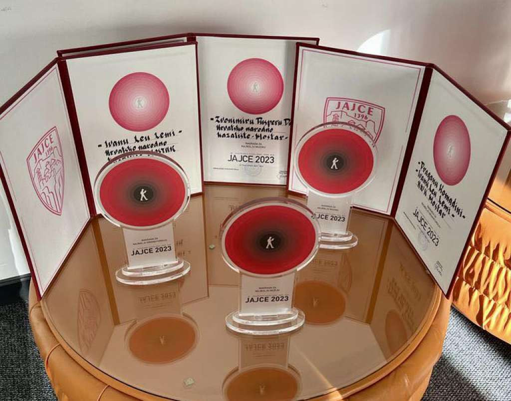 Tri nagrade za "Sretne ljude" na 42. Pozorišnim/Kazališnim igrama u Jajcu