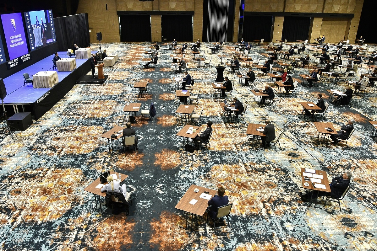 Odbijeni prijedlozi SDP-a, ali najavljena nova dopremanja Fajzer vakcina protiv koronavirusa