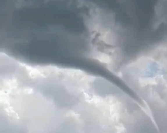 U Hrvatskoj uočene pijavice, srušeni krovovi i stabla