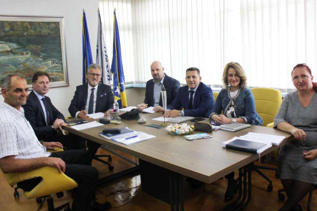 Hrnjić u Razvojnoj banci FBiH - Podrške poljoprivrednim proizvođačima i kroz nove kreditne linije