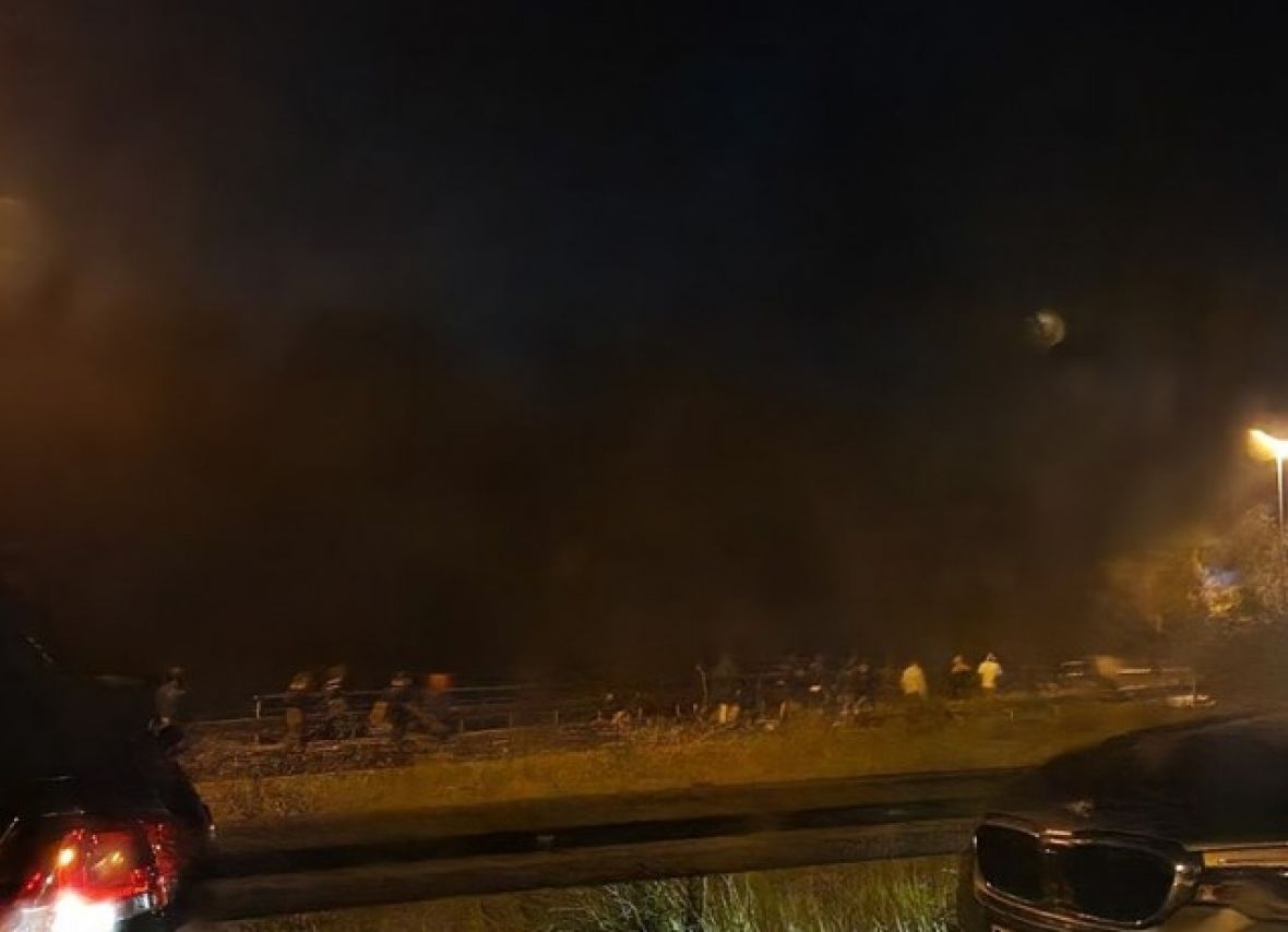 Dvije osobe ranjene u napadu navijača na policiju u Hrvatskoj