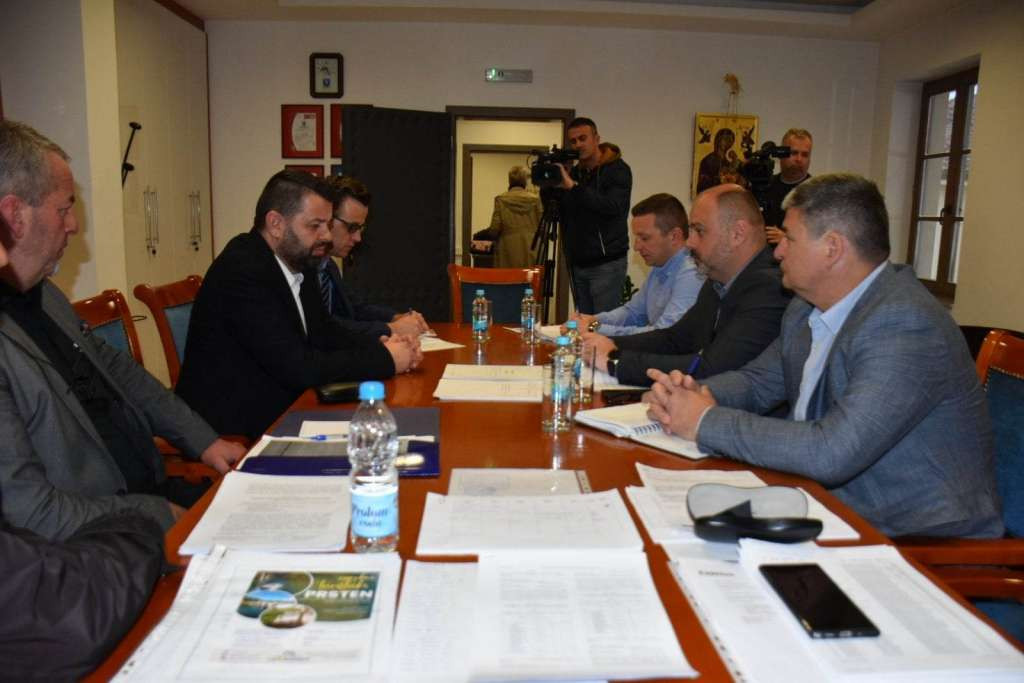 Rasvijetliti do kraja napad na povratnike