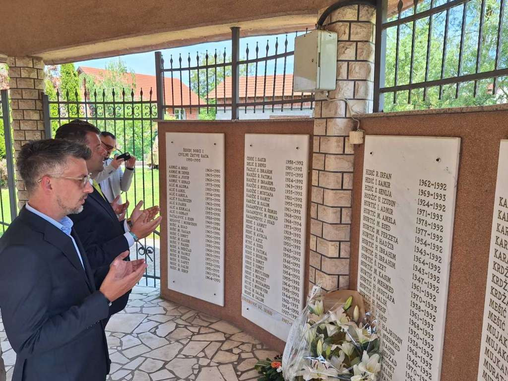Hurtić u Grapskoj kod Doboja - Sjećanje na 10. maj 1992.