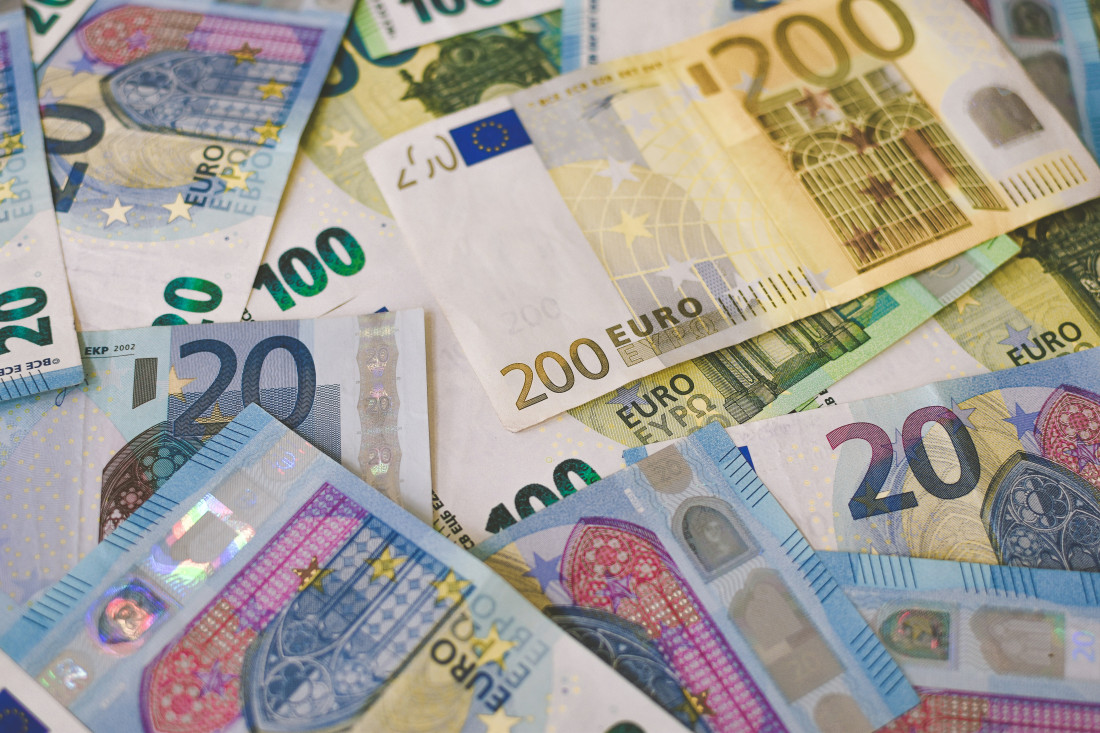 Lažna bankarica oštetila više osoba za više od 1,5 miliona eura