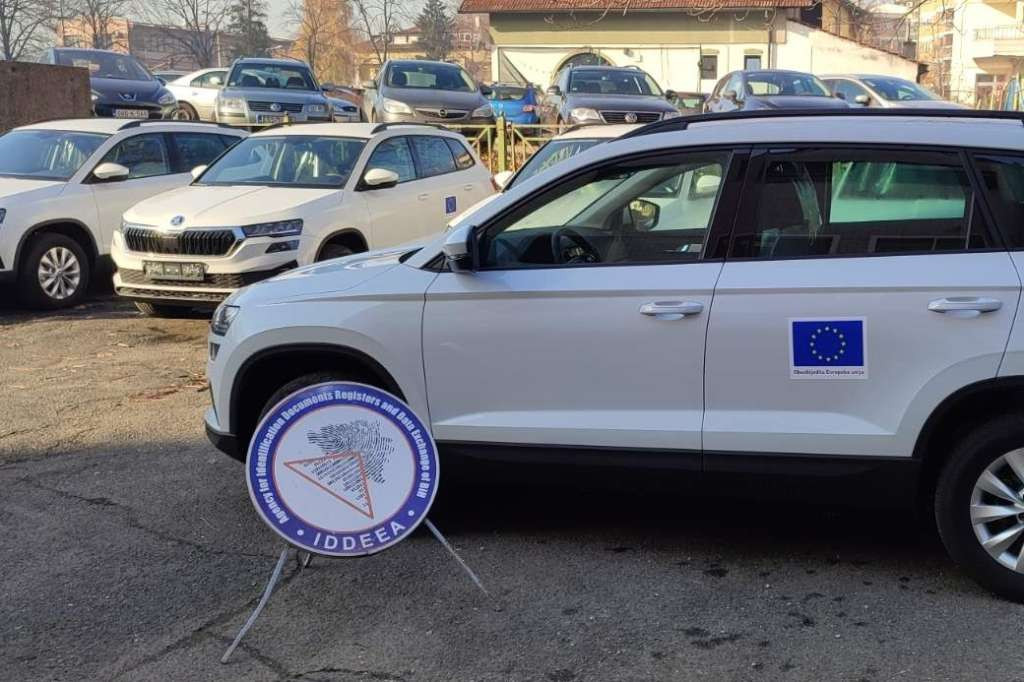 IDDEEA BiH dobila sedam novih terenskih vozila od EU