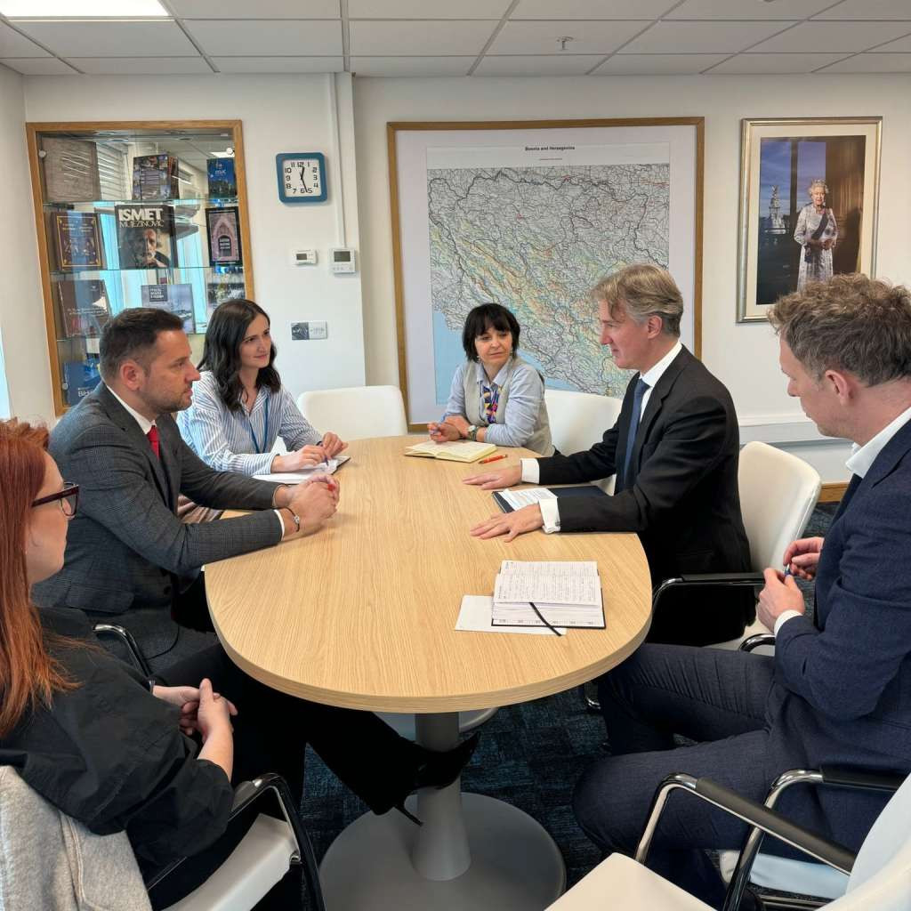 Ambasador Velike Britanije u BiH podržao IDDEEA-u u digitalnoj transformaciji