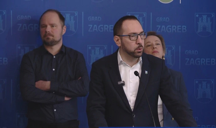 Tomašević: Jučer nije bilo ustaškog pozdrava ni Čavoglava, kako to?