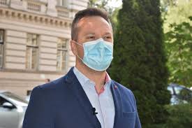 Beganović za FR: Svi su u sistemu nabavke vakcina podbacili, na granice sa 11 različitih potvrda