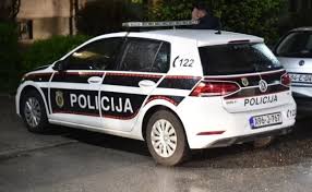 Gorio automobil u centru Sarajeva